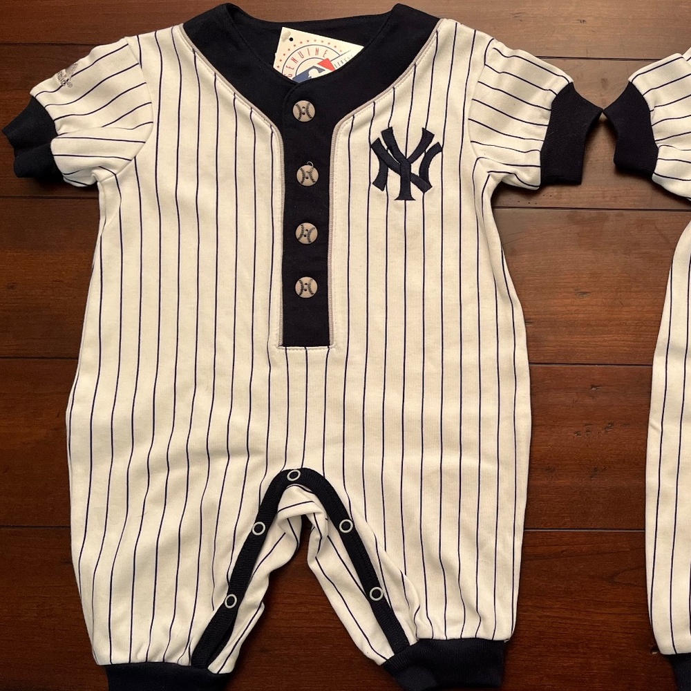 Majestic New York Yankees Baby Romper